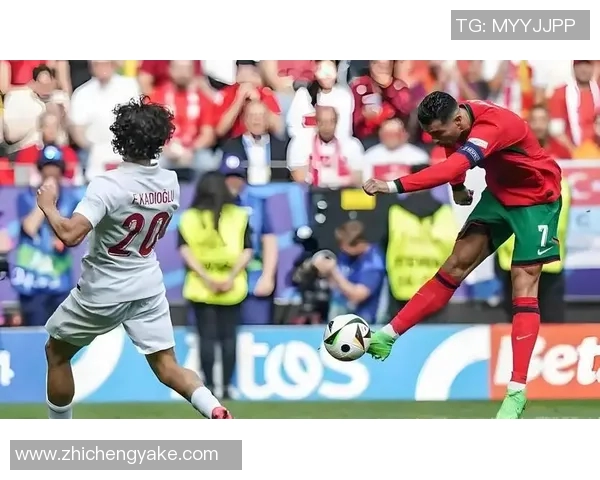 捷克足球明星在场上各司其职展现风采与实力的精彩解析 捷克足球明星在场上各司其职展现风采与实力的精彩解析