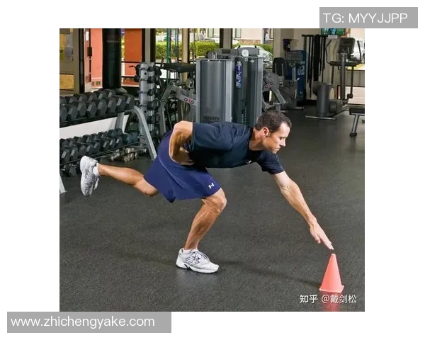 杭州羽毛球队力量争议引发热议运动员训练与比赛表现的深度探讨 杭州羽毛球队力量争议引发热议运动员训练与比赛表现的深度探讨