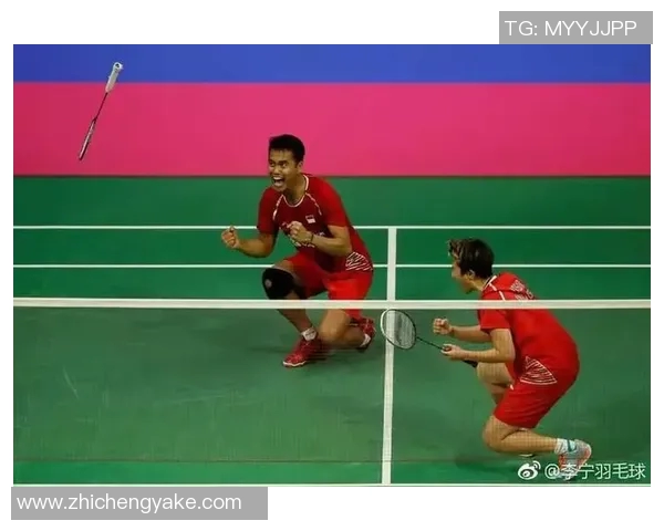 深圳羽毛球队与武汉羽毛球队赛后复盘分析团队协作与战术配合的关键因素 深圳羽毛球队与武汉羽毛球队赛后复盘分析团队协作与战术配合的关键因素